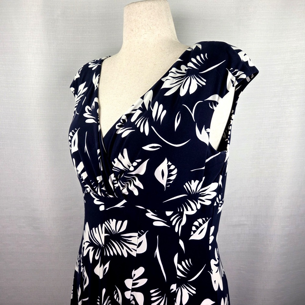 Ralph Lauren Lighthouse Blue Floral Dress Women's 14 Stretch Jersey‎ Surplice
